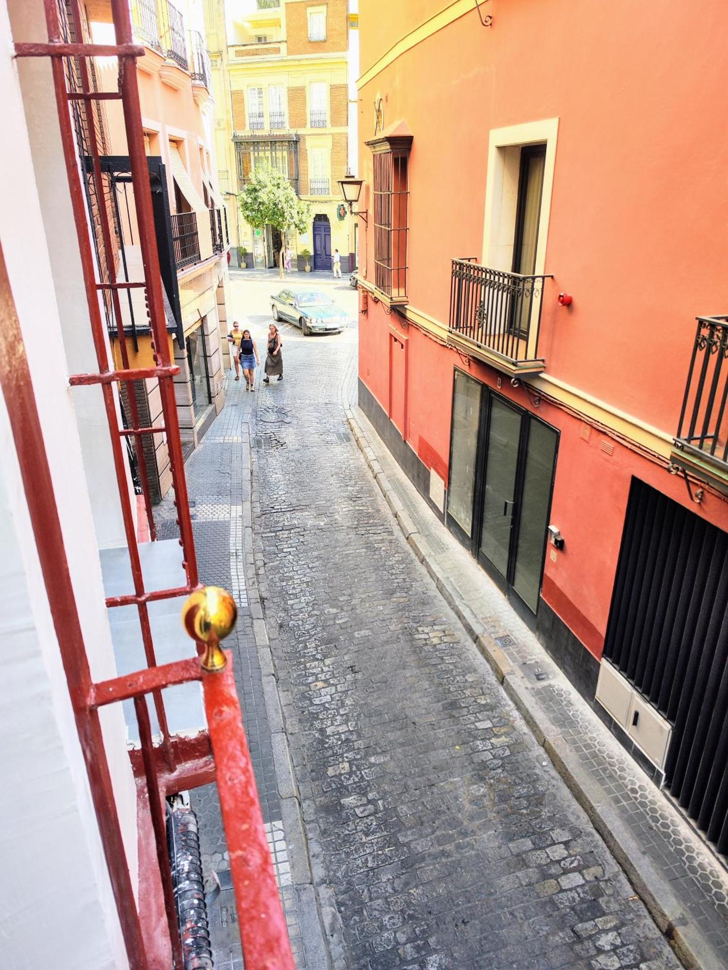 Bailen 1º, Seville